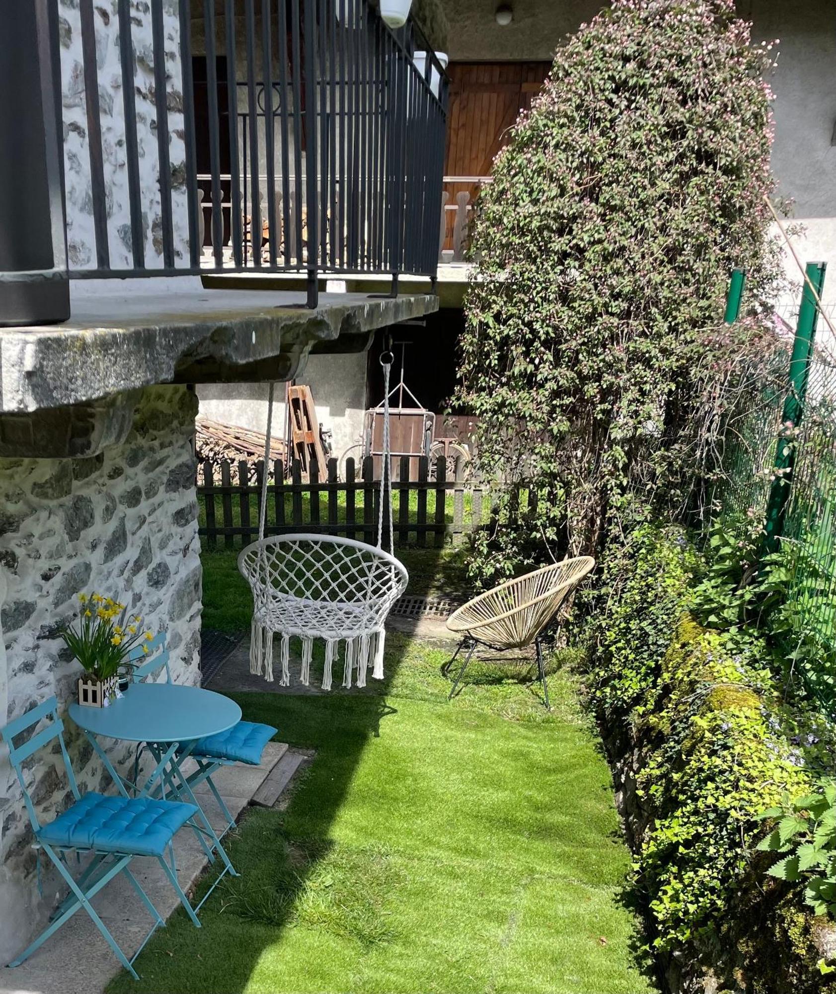La Tour Charmant Tres Bien Situe Minimum 2 Nuits Merci Tours-en-Savoie Exterior photo